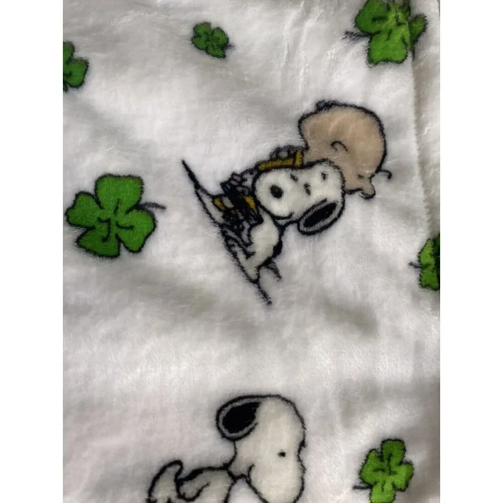 Peanuts Snoopy Charlie‎ Brown St Patricks Day Shamrock Plush Throw Blanket Soft